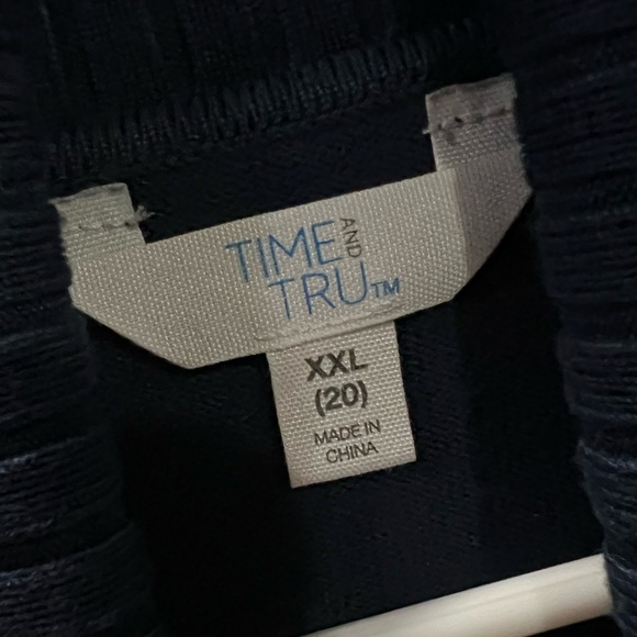 Navy blue turtleneck. Size XXL. Time and Tru Brand - Picture 2 of 3